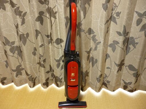 HITACHI　掃除機（お話中）
