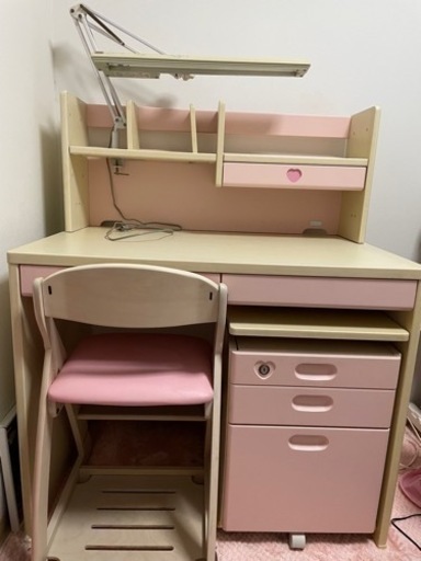 可愛い学習机