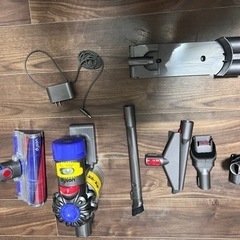 Dyson  掃除機　ダイソンsv10コードレスクリーナー(v8...