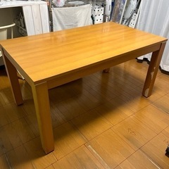 ダイニングテーブル
