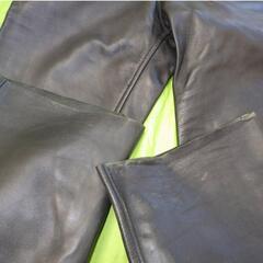 （値下げしました）KADOYA K’ｓレザーパンツ ブーツカット 表記32 カドヤの画像