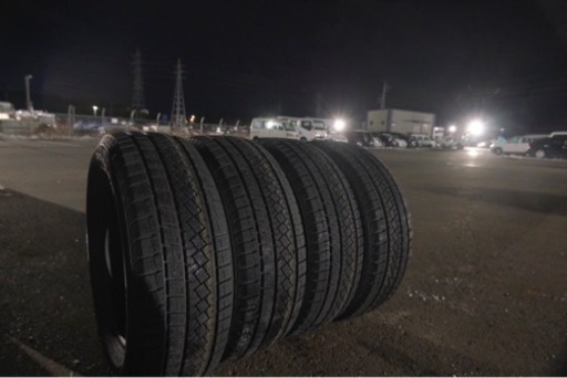 ピレリスタッドレスタイヤ【実質走行約10キロ】