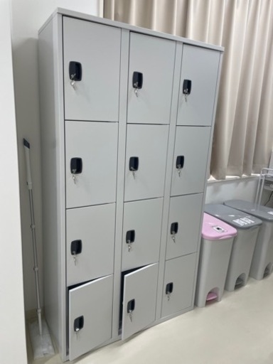 家具 オフィス用家具 美品　ロッカー