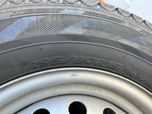 スタッドレスタイヤ＋ホイール　4本セット　ハイエース100系　195/80Ｒ15（6穴）