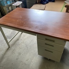 ②オフィスデスク　片側引き出し付き　鍵有り  中古品　サイズ(約...