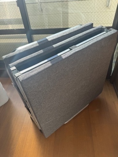 美品！コンパクト折り畳みベッド