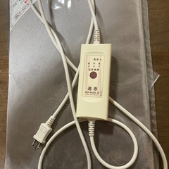 受け渡し済　ほぼ未使用　電気ひざ掛け　遠赤ホットパックα　の画像