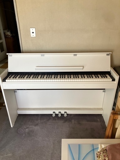 電子ピアノ　YAMAHA ARIUS ほぼ未使用　カバー付き