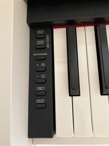 電子ピアノ　YAMAHA ARIUS ほぼ未使用　カバー付き