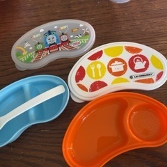 離乳食ケース　お弁当箱　トーマス　LE CREUSET