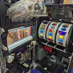 パチスロ実機 アクロス クランキーコレクション コイン不要機 ID：126-012590-007の画像