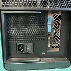 Razer Core X 外付けGPU(eGPU)BOX  型番RC21-01310100の画像