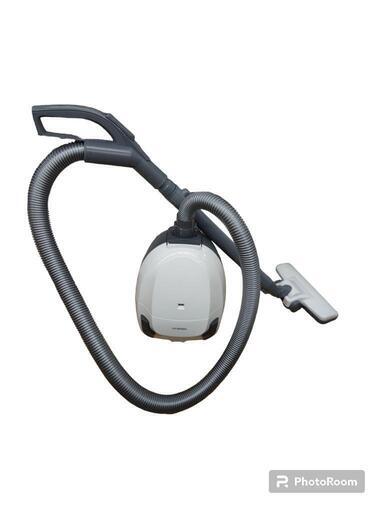 【売り切れ】アイリスオーヤマ　掃除機　IC-B102-W　2022年製