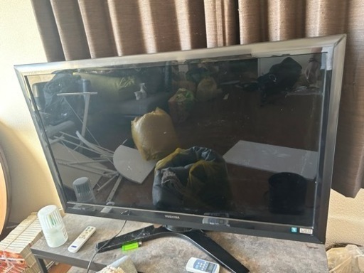 TOSHIBA テレビ　47インチ
