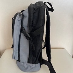 LOGOS子供用リュック　黒×グレー　usedの画像