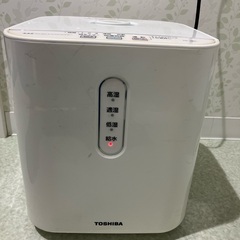 水垢沢山ありますが動きます　東芝　加湿器