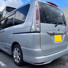 ガソリン代 節約☆S-HYBRID入りました‼️H25年式☆月々1.3万円〜分割払い可❗️車検2年付き！大人気☆日産 セレナ☆フリップダウンモニター付き☆SDナビ☆走行中DVD見れます☆ETC☆バックカメラ☆ドラレコ付きのフル装備☆電動スライドドア♪しかも両側☆ウィンカーミラー☆フル装備☆事故修復歴無し☆車内広々三列シート‼️の画像