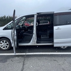 低走行7万キロ！H23年式☆月々1.1万円〜分割払い可❗️車検2年付き！大人気☆ニッサン セレナ☆8人乗り☆ナビ☆TV/DVD☆ETC☆バックカメラ☆ドラレコ☆両方電動スライドドア☆ウィンカーミラー☆フル装備☆車内広々三列シート‼️の画像