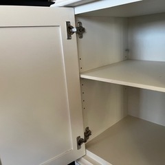 ホワイトキャビネットの画像