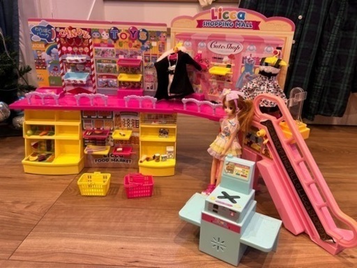 値下げ中リカちゃんセルフレジでピッ❗️おおきなショッピングモール