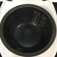（1/27受渡済）YJT7939【TOSHIBA/東芝 5.5合IH炊飯器】美品 2022年製 真空IH RC-10VRT IH炊飯器 かまど銅釜 ホワイト キッチン 食卓 家電