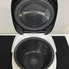 （1/27受渡済）YJT7939【TOSHIBA/東芝 5.5合IH炊飯器】美品 2022年製 真空IH RC-10VRT IH炊飯器 かまど銅釜 ホワイト キッチン 食卓 家電