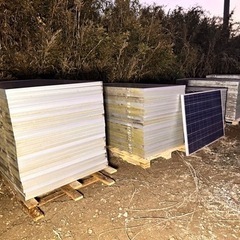 【鉾田市烟田】激安中古ソーラーパネル240W 発電問題ありませんが、裏面難あり　太陽光パネルの画像