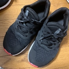 asics  24.0cm  黒　スニーカー　ホームクリーニング済み