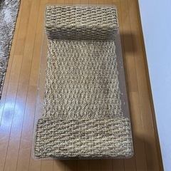 一人暮らし用ガラスのセンターテーブルです。の画像