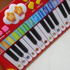 アンパンマン 『ﾉﾘﾉﾘおんがくキーボード大好き』をお安くお譲りいたします！！の画像
