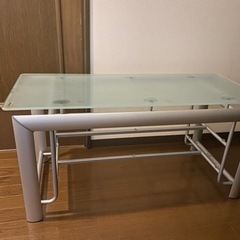 差し上げます。引き取りきていただける方。ガラステレビ台　