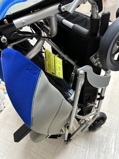 【ご成約】車椅子 きさく工房　T−wagon  Мサイズ ティルトバギー 子供用車椅子  障がい児