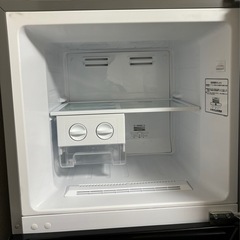 ハイセンス 冷蔵庫 幅55cm 227L シルバー HR-B2302 2ドア 右開き 大容量冷蔵室174L 自動霜取り スリムの画像