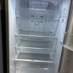 ハイセンス 冷蔵庫 幅55cm 227L シルバー HR-B2302 2ドア 右開き 大容量冷蔵室174L 自動霜取り スリムの画像