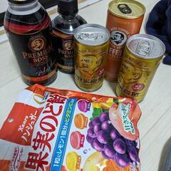 果実のど飴と缶コーヒー類