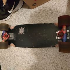 スケートボード　クルーザー　globeの画像