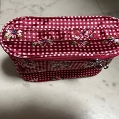 花柄ハートチャームの化粧ポーチ