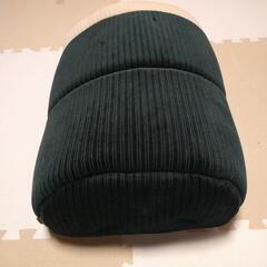 ペットベッド　電気のいらない保温かまくらフランネルベッドグリーン（カインズ）【サイズ】縦：23cm、横：34cm、奥行き：57cm⚠注意⚠1枚目の写真は犬が入ったイメージです。色は違います。の画像