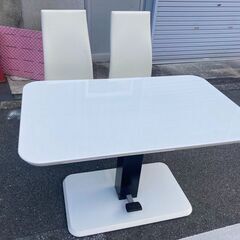 ☆中古￥9,000！テーブル椅子2脚付き　家具　【BK395】