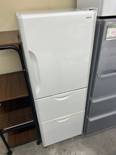 万代店　255L 3ドア冷蔵庫  日立 R-26VS