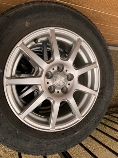 スタッドレスタイヤ、ホイール４本セット