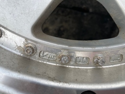 値下げしました冬用タイヤランクルリフトアップで使用、大迫力の315/75ー16インチスタッドレス