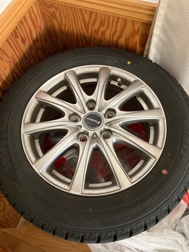 フリードハイブリッド　スタッドレスタイヤ　ホイール付き