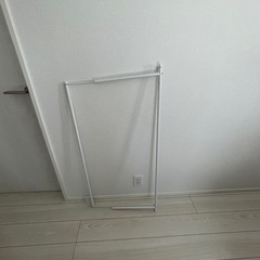 エアコンに取りつけるハンガーラック