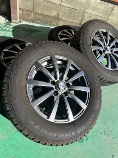 スタッドレスタイヤ　２０２０年式　２１５/６５Ｒ１６