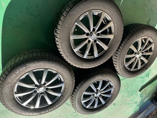 スタッドレスタイヤ　２０２０年式　２１５/６５Ｒ１６