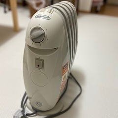 デロンギ　ミニオイルヒーター　カバー付き