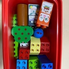 アンパンマンブロック　基本のセット内容と別途購入分もプラスで入っています。全て拭き掃除済みの画像