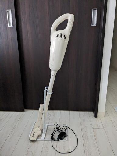 マキタ 充電式クリーナ 10.8V CL105D アイボリー スティッククリーナー 紙パック式 makita