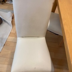 【無料】ダイニングテーブル、椅子4脚セットの画像